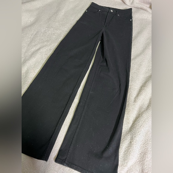 H&M Black High Waisted Jeans Size 2 - Picture 2 of 9